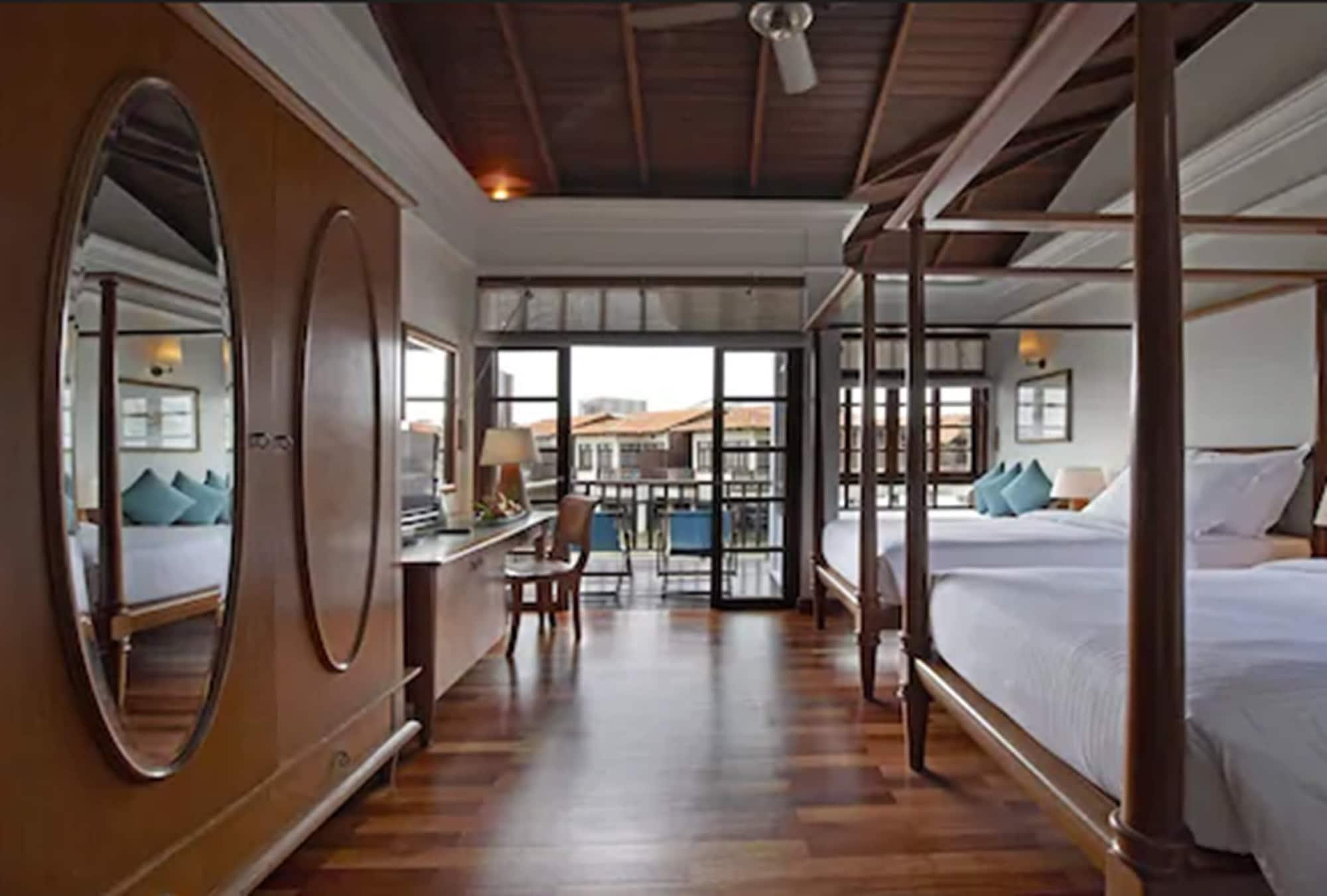Hotel Avillion Port Dickson Extérieur photo A room at the hotel