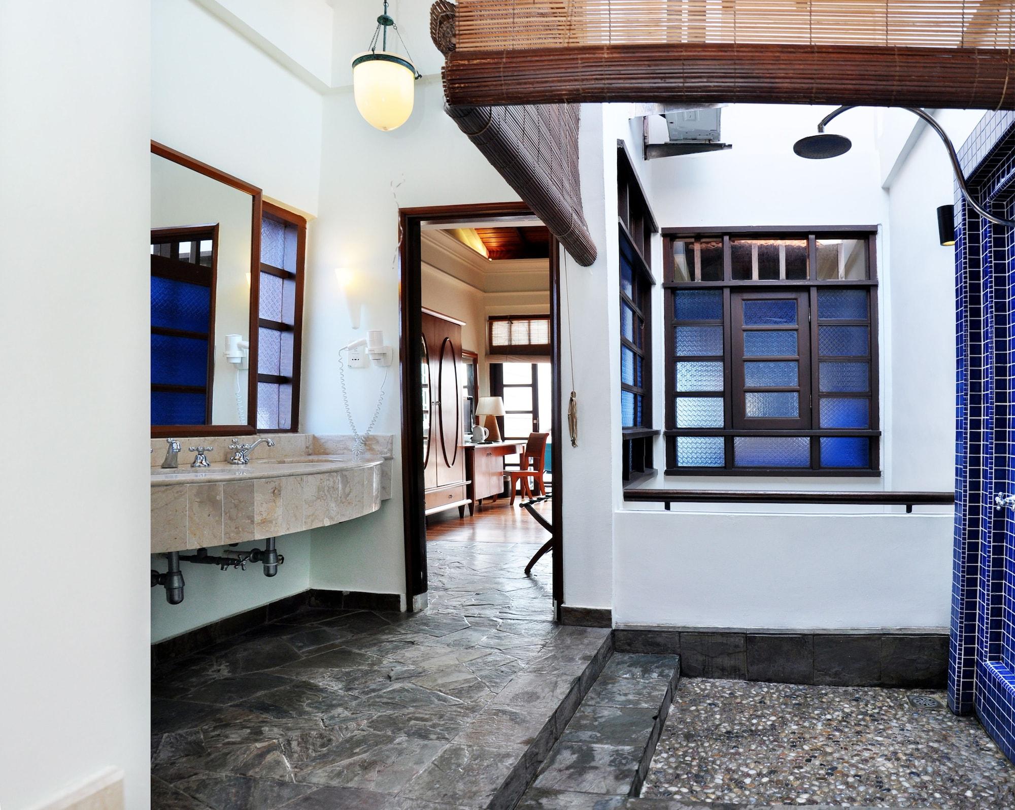 Hotel Avillion Port Dickson Extérieur photo Interior of the house