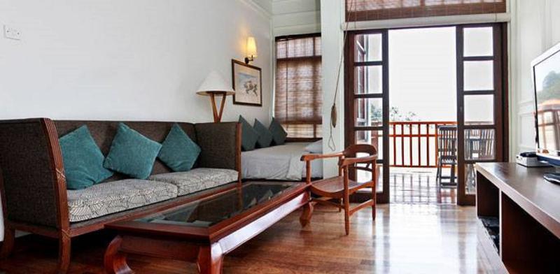 Hotel Avillion Port Dickson Extérieur photo A living room in a hotel