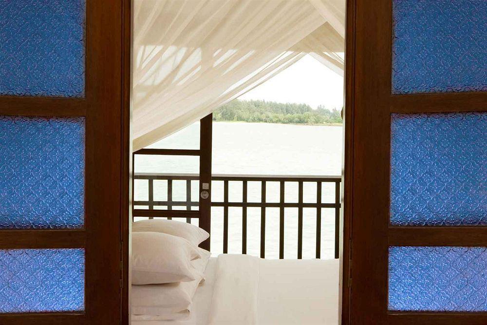 Hotel Avillion Port Dickson Extérieur photo A view of the river from a guest room